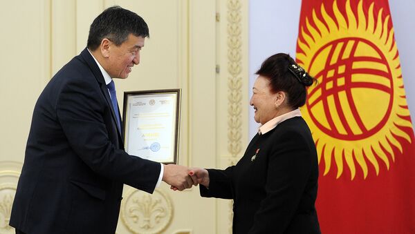 Премьер-министр КР Сооронбай Жээнбеков встретился с участниками апрельских событий 2010 года в Оше - Sputnik Кыргызстан