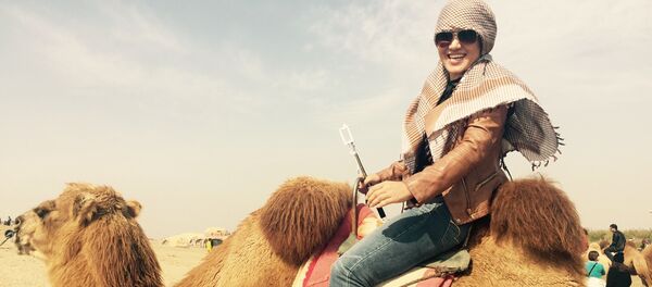 Кытайдын Иньчуань шаарындагы эл аралык КАРВАР клиникасында котормочу жана директордун жардамчысы болуп эмгектенген Динара Ибраимова Кытайдын Иньчуань шаарындагы эл аралык КАРВАР клиникасында котормочу жана директордун жардамчысы болуп эмгектенген Динара Ибраимова - Sputnik Кыргызстан