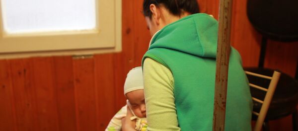 Жизнь в вагончике: узбекистанка обратилась за помощью Жизнь в вагончике: узбекистанка обратилась за помощью - Sputnik Кыргызстан