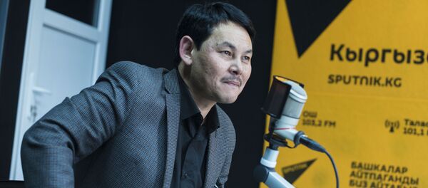 Бүгүн белгилүү актер, режиссер, Токтоболот Абдумомунов атындагы кыргыз улуттук академиялык драма театрынын жетекчиси Назым Мендебаиров. Архив - Sputnik Кыргызстан