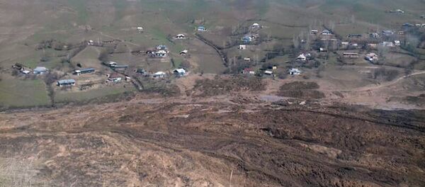 Сход оползня в сельском округе Ийри-Суу Узгенского района - Sputnik Кыргызстан