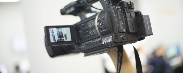 Видеоператор жумуш учурунда. Архив - Sputnik Кыргызстан