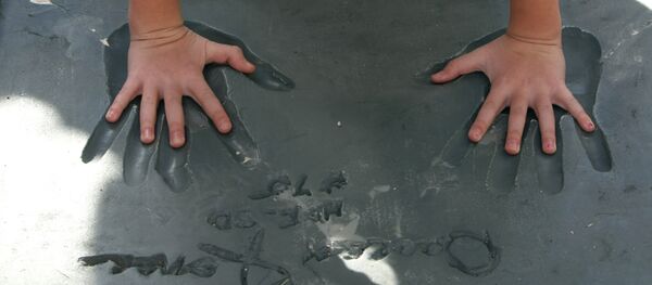 Отпечатки пальцев бывшего игрока НФЛ Дикона Джонса - Sputnik Кыргызстан