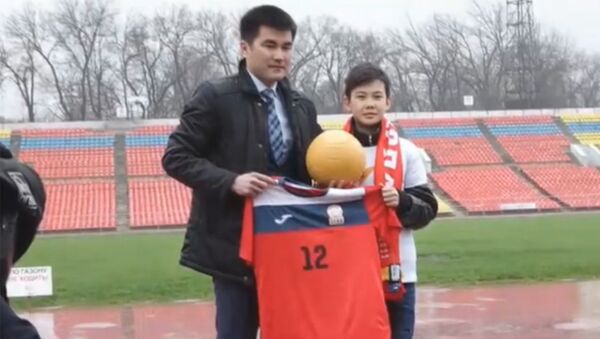LIVE: встреча Урмата Мырсаканова с членами сборной КР по футболу - Sputnik Кыргызстан