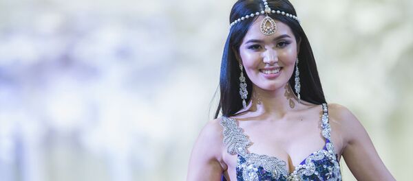 Кыргызстан сулуусу — 2017 сулуулук сынагынын жеңүүчүсү Бегимай Карыбекова - Sputnik Кыргызстан