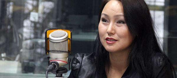 НТС телеканалында чыккан ТВ Кайгуул берүүсүнүн алып баруучусу Наргиза Бекназарова маек учурунда - Sputnik Кыргызстан