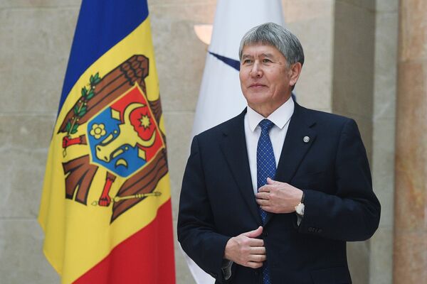 Президент КР Алмазбек Атамбаев. Кыргызстан в этом году председательствует в ЕАЭС, поэтому все мероприятия, связанные с работой союза, проходят в республике - Sputnik Кыргызстан