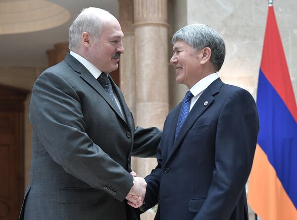 Лукашенко и Атамбаев в госрезиденции - Sputnik Кыргызстан
