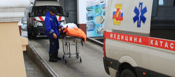 Автомобиль реанимации у больницы. Архивное фото - Sputnik Кыргызстан