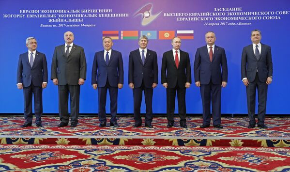 На заседании ВЕЭС президенты решили поддержать намерение Молдовы стать государством-наблюдателем при ЕАЭС - Sputnik Кыргызстан