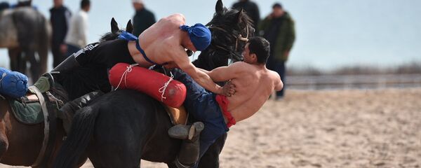 Эр эңиш оюну. Архив - Sputnik Кыргызстан