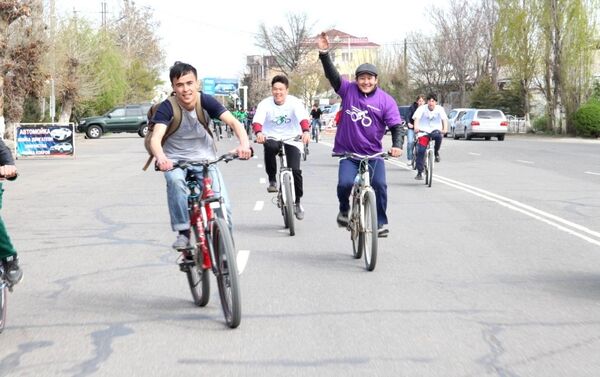 Во время велопробега также была представлена развлекательная программа и проведены интеллектуальные конкурсы. - Sputnik Кыргызстан