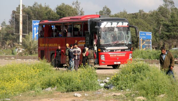 Взрыв в западном районе Алеппо рядом с автобусами - Sputnik Кыргызстан