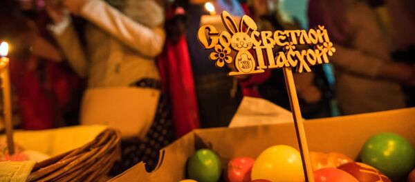 Празднование Пасхи в Бишкеке. Архивное фото Празднование Пасхи в Бишкеке. Архивное фото - Sputnik Кыргызстан