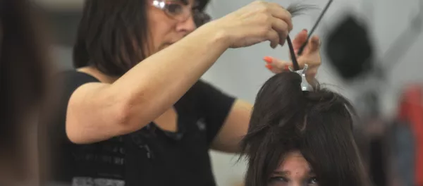 День прощания со школой московской выпускницы Кати Мироновой - Sputnik Кыргызстан