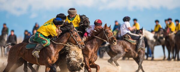 Конноспортивные состязания на ипподроме в Чолпон-Ате - Sputnik Кыргызстан