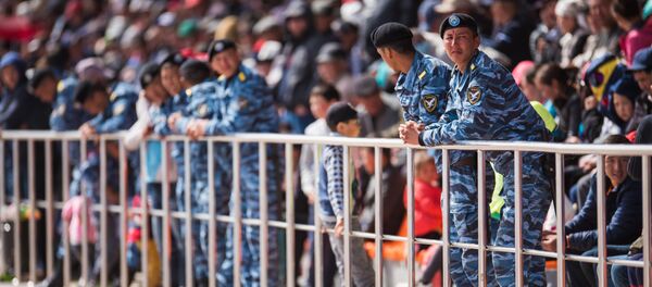 Сотрудники правоохранительных органов на мероприятии. Архивное фото - Sputnik Кыргызстан