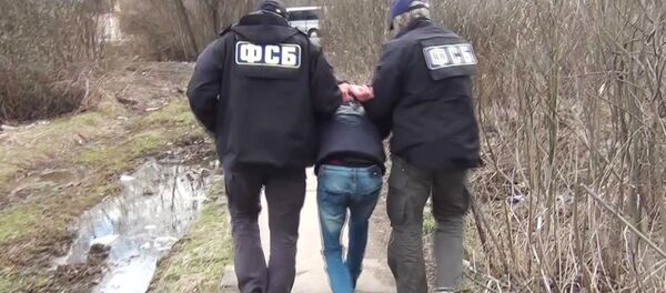 Сотрудники ФСБ задерживают одного из организаторов террористического акта в метро Санкт-Петербурга Аброра Азимова (скриншот видео, предоставленного ФСБ). Изображение является раздаточным материалом, предоставлено третьей стороной. Только редакционное использование. Запрет на архивирование, коммерческое использование, рекламную кампанию. Сотрудники ФСБ задерживают одного из организаторов террористического акта в метро Санкт-Петербурга Аброра Азимова (скриншот видео, предоставленного ФСБ). Изображение является раздаточным материалом, предоставлено третьей стороной. Только редакционное использование. Запрет на архивирование, коммерческое использование, рекламную кампанию. - Sputnik Кыргызстан