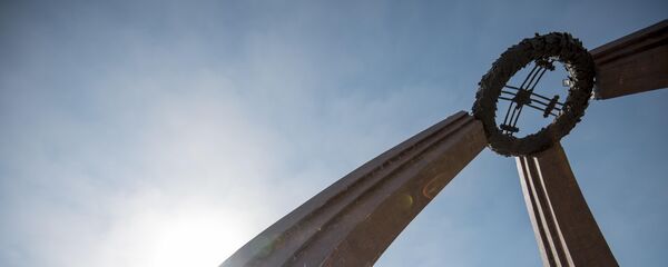 Монумент памяти павшим в Великой Отечественной войне в Бишкеке - Sputnik Кыргызстан