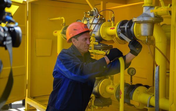 Строительство газопровода и газификация крупного жилмассива велись в рамках реализации Генеральной схемы газоснабжения и газификации Кыргызстана и инвестиционной программы ОсОО Газпром Кыргызстан - Sputnik Кыргызстан