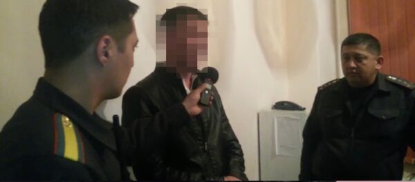 Окуучуларды койдуруп кетүүгө шектелген айдоочу эмнеге качып кеткенин айтып берди - Sputnik Кыргызстан