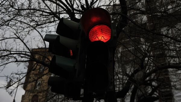 Красный свет светофора в Риме - Sputnik Кыргызстан
