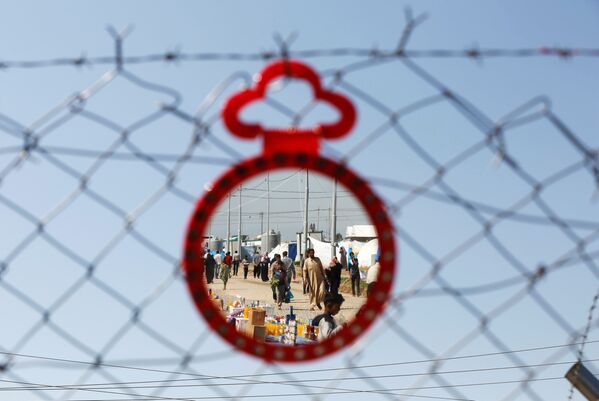 Лагерь для временно перемещённых лиц Кхазер в Ираке - Sputnik Кыргызстан