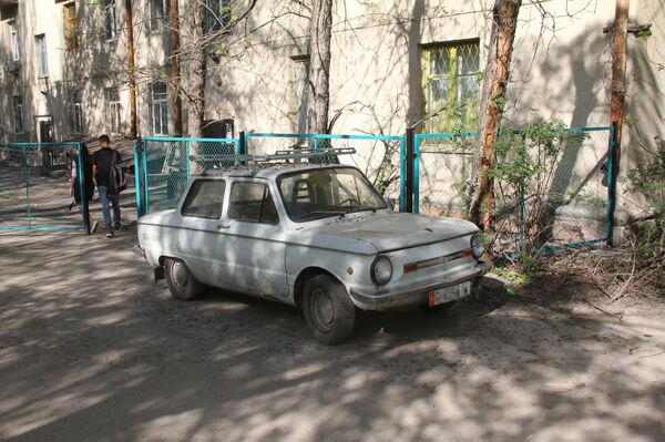 Брошенные автомобили в Бишкеке - Sputnik Кыргызстан