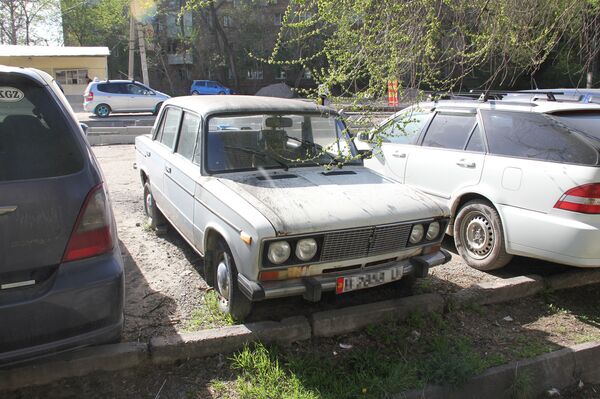 Брошенные автомобили в Бишкеке - Sputnik Кыргызстан