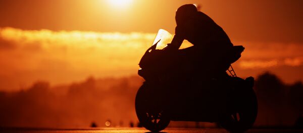 Мотоциклчан адам. Архив Мотоциклчан адам. Архив - Sputnik Кыргызстан