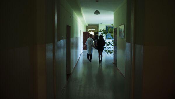 Врач в коридоре наркологического центра. Архивное фото - Sputnik Кыргызстан