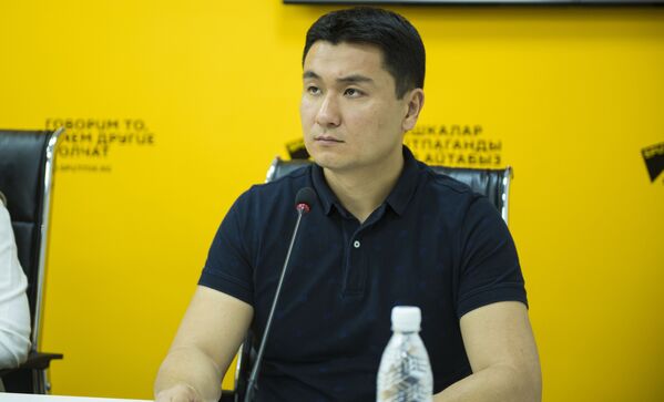 Активист Айбек Жангазиев - Sputnik Кыргызстан