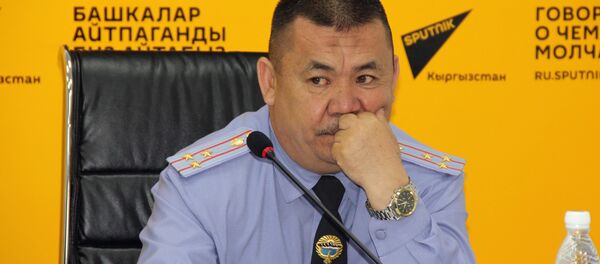 ШИИБ Кайгуул милициясынын Жол коопсуздугу бөлүмүнүн жетекчи орун басары Турусбек Абдыжапаров ШИИБ Кайгуул милициясынын Жол коопсуздугу бөлүмүнүн жетекчи орун басары Турусбек Абдыжапаров - Sputnik Кыргызстан