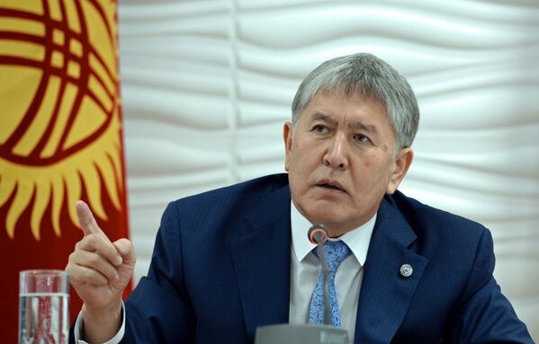 Визит президента КР Алмазбека Атамбаева в Иссык-Кульскую область - Sputnik Кыргызстан