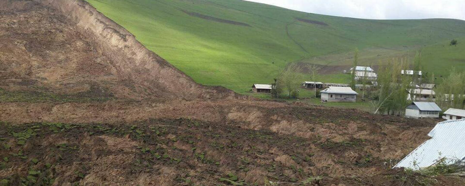 Жер көчкү жүрүү кооптуулугу күч аймактар. Архив - Sputnik Кыргызстан, 1920, 13.02.2026