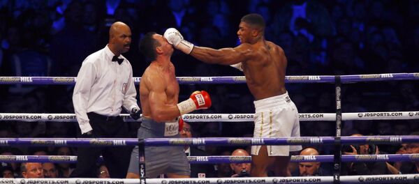 Бой за титул чемпиона мира в супертяжелом весе. Владимир Кличко и Энтони Джошуа - Sputnik Кыргызстан