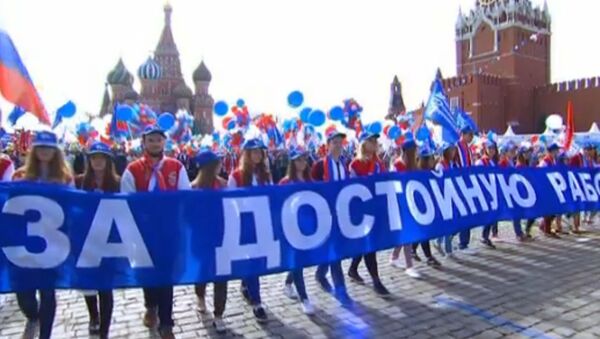 Live: Праздник труда и весны. Демонстрация на Красной площади в Москве - Sputnik Кыргызстан