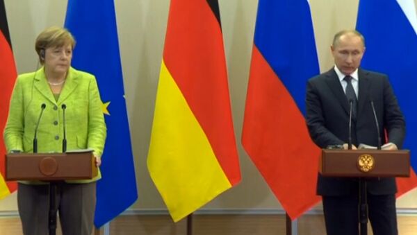 LIVE: Совместная пресс-конференция Владимира Путина и Ангелы Меркель в Сочи - Sputnik Кыргызстан