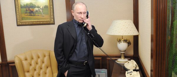 Кандидат в президенты РФ В. Путин посещает избирательный штаб - Sputnik Кыргызстан