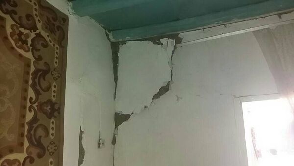 Последствия сильного землетрясения в селе Карамык Чон-Алайского района - Sputnik Кыргызстан