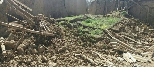 Последствия сильного землетрясения в селе Карамык Чон-Алайского района - Sputnik Кыргызстан