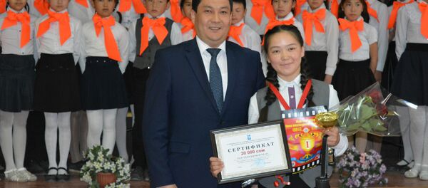 Бишкектик окуучу Рахатбек кызы Мунара таяк тартыш боюнча дүйнө биринчилигинде жеңүүчү болду - Sputnik Кыргызстан