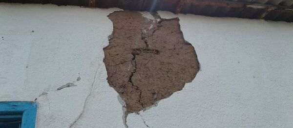 Последствия землетрясения в селе Шибээ Последствия землетрясения в селе Шибээ - Sputnik Кыргызстан