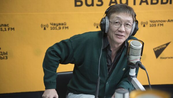 Эксперт по конкурсам красоты Бонивур Ишемкулов во время интервью Sputnik Кыргызстан - Sputnik Кыргызстан