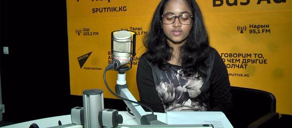 Это волшебно! Девушка из Шри-Ланки спела нашу песню &quot;Сары-Ой&quot; - Sputnik Кыргызстан