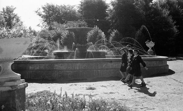 Панфилов паркындагы бул чакан фонтан 1950-жылдардын башында коюлган - Sputnik Кыргызстан