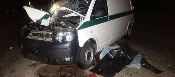 Наезд на женщину на трассе Бишкек — Алматы Наезд на женщину на трассе Бишкек — Алматы - Sputnik Кыргызстан