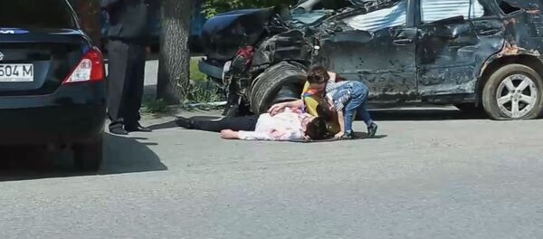 Снимок с видеоролика, подготовленная пресс-службой ГУПМ МВД КР, чтобы предупредить автомобилистов об опасности безответственного вождения - Sputnik Кыргызстан