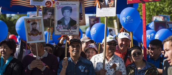 Шествие Бессмертного полка в Бишкеке к 72 годовщине Победы - Sputnik Кыргызстан