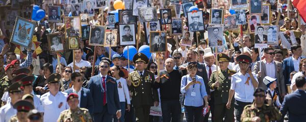 Участники шествия Бессмертного полка в Бишкеке по случаю 72 годовщины со Дня Победы в Великой Отечественной войне. Архивное фото - Sputnik Кыргызстан